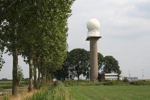 De KNMI-radartoren aan de Broekgraaf in Herwijnen. beeld RD