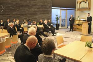 W. Greendyk van de Trinitarian Bible Society hield tijdens de thema-avond van de GBS een presentatie over zijn werk als projectmanager van het project om de Spaanse Bijbel te vertalen. beeld J. Haalboom, GBS