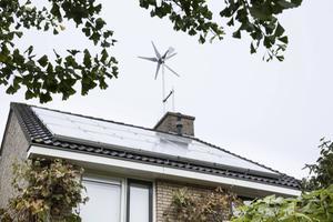 Alleen bij panelen die als roerend goed gelden, kan de volledige btw worden teruggevraagd. beeld RD , Anton Dommerholt