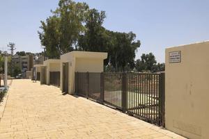 Bunkers bij een speelplaats in Sderot.  beeld Alfred Muller