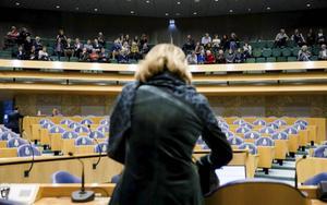 Er zijn dinsdagavond behoorlijk wat toeschouwers aanwezig op de publieke tribune tijdens een debat over de Nederlandse luchtruimherziening in de Tweede Kamer. beeld ANP, Bart Maat