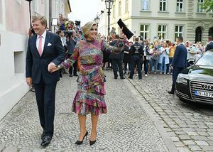 Koning Willem-Alexander en koningin Máxima dinsdagavond in Werder aan de Havel. beeld AFP