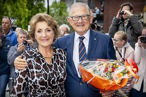 Prinses Margriet en Pieter van Vollenhoven, dinsdagavond in Zeist. Daar werd de 80e verjaardag van Van Vollenhoven gevierd met een bijeenkomst in theater Figi. beeld ANP