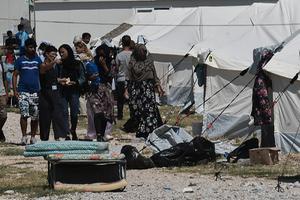 In het vluchtelingenkamp op Lesbos zitten meer dan 10.000 vluchtelingen. beeld AFP, Sakis Mitrolidis
