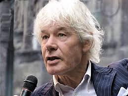 Paul van Vliet tijdens een optreden op het Haags UIT Festival in 2009.  beeld Wikimedia