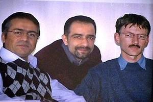 De drie christenen Necati Aydin, Ugur Yüksel en (Duitser) Tilmann Geske, die op 18 april 2007 in een boekhandel in de Oost-Turkse stad Malatya op brute wijze om het leven werden gebracht. beeld I.radikal.com