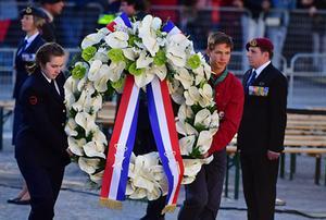 Dodenherdenking is ook bedoeld om de hoge prijs van vrede en vrijheid te overdenken. Foto: Dodenherdenking op 4 mei 2018. beeld ANP, Robin Utrecht