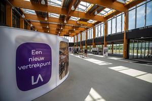 De nieuwe terminal van vliegveld Lelystad Airport. beeld ANP, Jeroen Jumelet