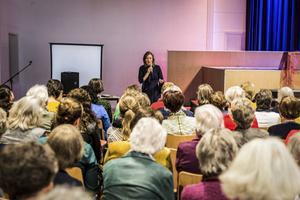 Zit er in de vele (ook seculiere) mannendagen en vrouwendagen geen stil protest tegen het gelijkheidsdenken? Foto: dinsdag werd in Ede de CGK-Vrouwendag gehouden. beeld RD, Henk Visscher.