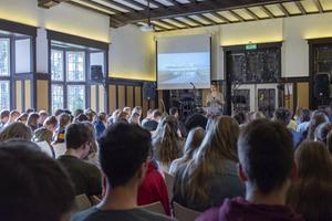 Het scholierenweekend van de Hervormd Gereformeerde Jeugdbond in Zeist trok ongeveer negentig tieners. beeld RD