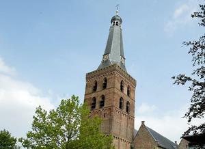 De toren van de Oude Kerk in Barneveld. beeld RD, Anton Dommerholt