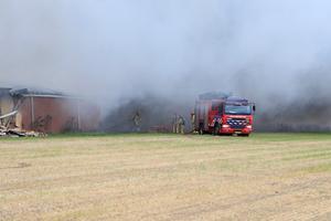 Bij de brand komt veel rook vrij. beeld ANP