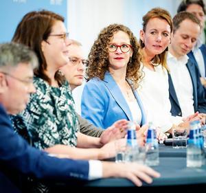 Lijsttrekkers van de Nederlandse partijen in conclaaf tijdens het financiele verkiezingsdebat op 7 mei. beeld financiele ANP, Robin van Lonkhuijsen