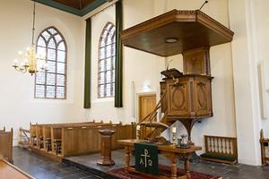 Er dient sprake te zijn van een uitlokkende prediking, zoals de geur van eten het water tussen de tanden laat lopen en de etalage ons verlangen kan opwekken. Foto: kansel in Hervormde kerk in Meerkerk. beeld RD, Anton Dommerholt