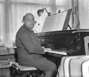Pianist Hans Krieg bij zijn 60e verjaardag in 1959. beeld Wikipedia