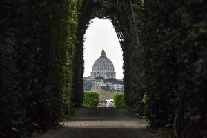 Koepel van de Sint Pieter in Vaticaanstad. beeld EPA, Alessandro di Meo