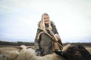 Herderin Christien Mouw (68): „Ik wil terug naar de schapen en weer samen met hen over het veld zwerven.” beeld Christien Mouw