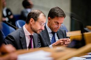 Minister Eric Wiebes (l.). beeld ANP, Bart Maat