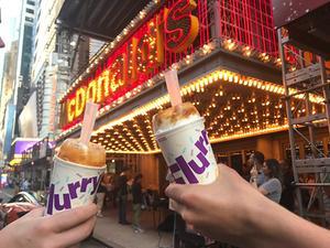 New York smult van Hollands ijs met stroopwafels. beeld Gerard ten Voorde