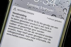 "De gifwolk trok het land in. Daarna stonk het ook elders uren in de wind. Ongevaarlijk?" beeld ANP, Robin Utrecht