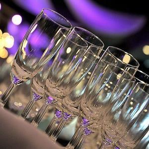 "Koffie met ”leedkoek” of ”leedbrood” maakte plaats voor champagne, gebak en bitterballen." beeld RD