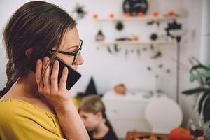 „Vooral ontzettend drukke mensen gebruiken het woord qualitytime. Als een collega belt met een vraag over het werk, zegt hij of zij: „Ik heb nu qualitytime met de kids.” Klinkt echt cool vergeleken bij: „Ik praat even met de kinderen.” beeld iStock