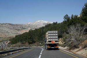 Het Iron Dome-systeem wordt getransporteerd op de Golanhoogte. beeld AFP