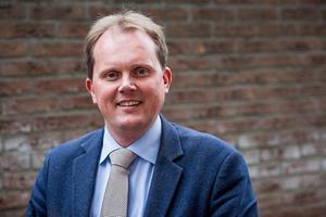 Dr. C. C. den Hertog. beeld Leonard Walpot