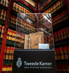 In de bibliotheek van de Tweede Kamer is vorig jaar een kostbare eerste druk van ”Wealth of Nations” ontdekt.  beeld ANP, Bart Maat