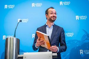 Minister Wiebes bij de presentatie van het ontwerp-klimaatakkoord om Nederland duurzamer te maken. beeld ANP