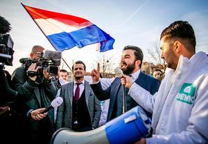 Öztürk spreekt zijn aanhang toe. beeld ANP