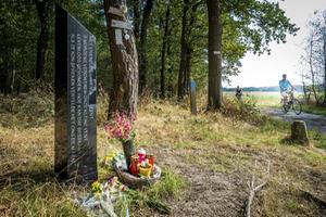 Op de Brunssummerheide herinnert een monument aan de dood van de 11-jarige Nicky Verstappen in 1998. Jarenlang bleef de zaak onopgelost, totdat de politie na een grootscheeps DNA-onderzoek afgelopen zomer eindelijk een verdachte in de kraag kon vatten. Vrijdag begint in Maastricht de tweede pro-formazitting tegen verdachte Jos B. beeld ANP, Marcel van Hoorn