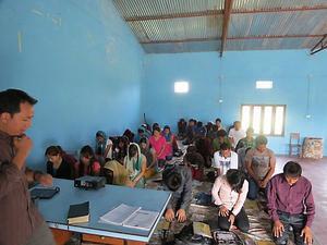 Een kerkdienst in Nepal. beeld Global Youth Ministry