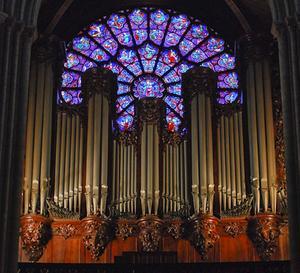 Het orgel van Cavaillé-Coll in de Notre-Dame in parijs. beeld Wikimedia