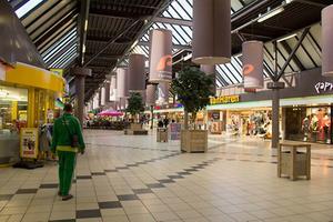 Winkelcentrum Paddepoel in Groningen. beeld Hjalmar Guit
