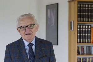 Met zijn autobiografie zette prof. J. Douma een punt achter zijn publicitaire arbeid. beeld Anton Dommerholt