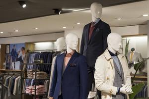 City-chique herenkleding bij Jac Hensen. beeld RD, Anton Dommerholt