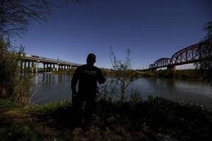 De muur wordt in eerste instantie langs een deel van de Rio Grande gebouwd, waar de grens tussen Mexico en de VS poreus is. beeld EPA, Miguel Sierra