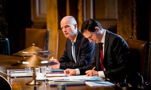 Minister Blok (l.) en minister Hoekstra tijdens de Algemene Europese Beschouwingen in de Eerste Kamer. beeld ANP, Bart Maat