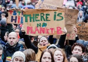 Zo'n 70.000 mensen deden deze week mee met de klimaatmars in Brussel. Onder hen waren veel scholieren. beeld EPA