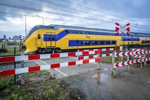Voor snellere spoorverbindingen naar het noorden, oosten en zuiden en over de grens schieten de huidige OV-plannen tekort. beeld ANP, Marcel van Hoorn