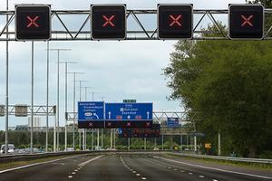Weginspecteurs van Rijkswaterstaat krijgen extra bevoegdheden om de veiligheid op de snelweg te verbeteren. beeld ANP