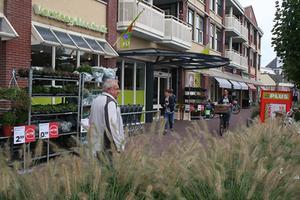 De koopzondag was hét strijdpunt tijdens en na de verkiezingen in de fusiegemeente Vijfheerenlanden. Foto: winkelstraat in Meerkerk. beeld André Bijl