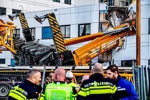 Op 6 november 2018 viel een hijskraan om bij werkzaamheden aan het Erasmus MC in Rotterdam. beeld ANP, Robin Utrecht