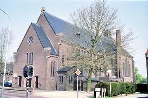 Van alle rooms-katholieken is 4,2 procent kerkganger. Foto: Werenfriduskerk in Westervoort. beeld Reliwiki