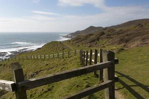 Het South West Coast Path bij het Engelse Morte Point. beeld iStock