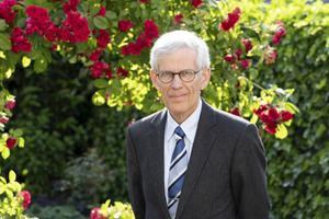 Drs. B. van Ojen is zaterdag veertig jaar als docent ethiek (toerusting) en Oude Testament (hbo) verbonden aan de Cursus Godsdienst Onderwijs (CGO) van de Gereformeerde Gemeenten. beeld Niek Stam