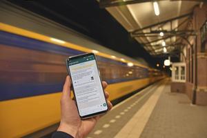 Met de ‘publicatie’ van een thriller via WhatsApp beleefden de Nederlandse Spoorwegen een wereldprimeur. beeld Pieter Beens