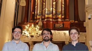 V.l.n.r.: winnaar Victor Baena de la Torre, Vittorio Vanini en Freddie James. beeld via orgelfestivalholland.nl