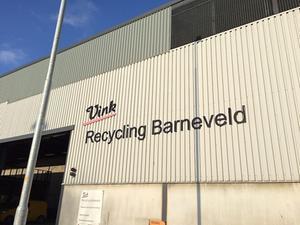 Barneveld verkiest zorgvuldigheid boven snelheid bij het bekendmaken van locaties waar afvalverwerker Vink mogelijk vervuilde grond leverde. Jaco van den Hudding